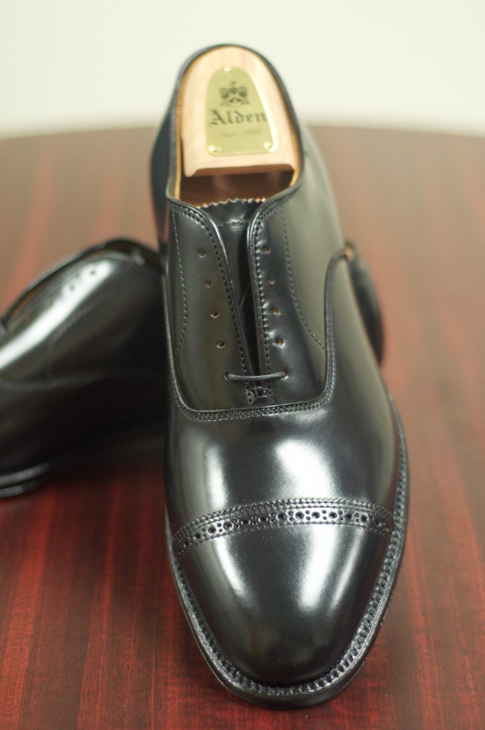 Alden Black Shell Perf Tip Balmoral - 10